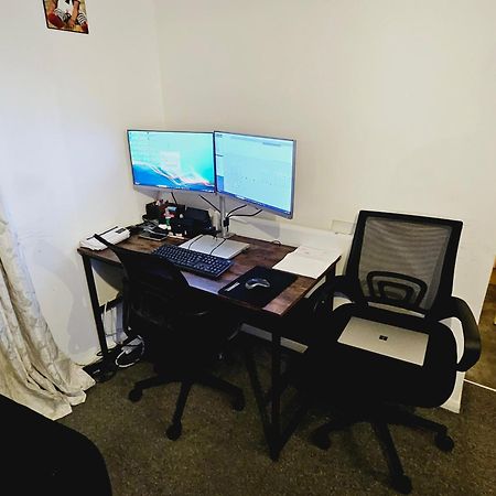 Lovely Fully Furnished One Bed Flat To Let 엔필드 외부 사진