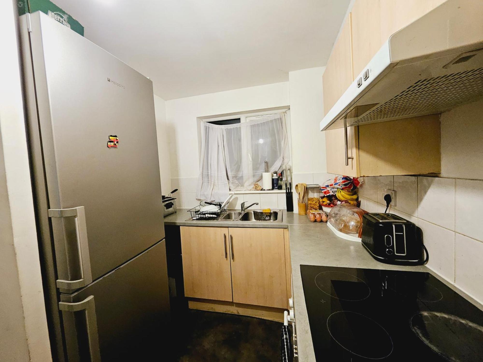 Lovely Fully Furnished One Bed Flat To Let 엔필드 외부 사진